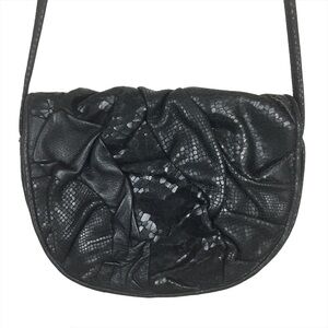 Flash Sale Vintage Textured Snakeskin Leather Black Purse